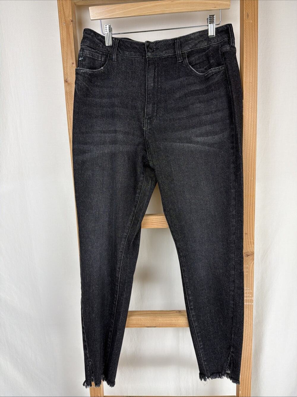 NWT KanCan Black Distressed 5 Pocket Gusset Hem Skinny Jeans Size 24 #0791